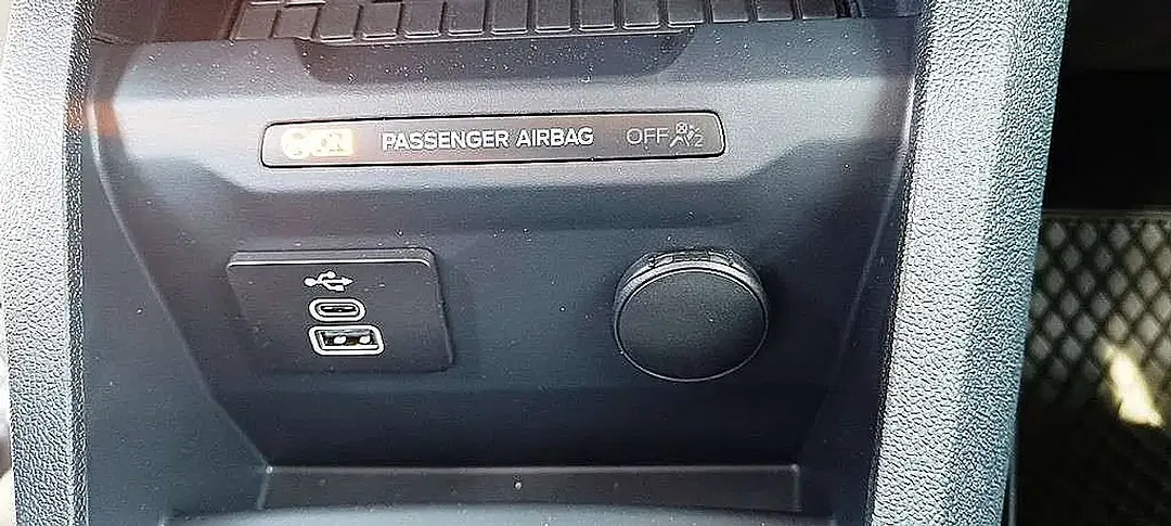 Ford Tourneo Courier 1.0 EcoBoost Titanium - foto 15