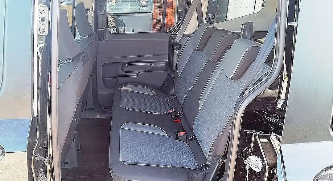 Ford Tourneo Courier 1.0 EcoBoost Titanium - Thumbnail 9