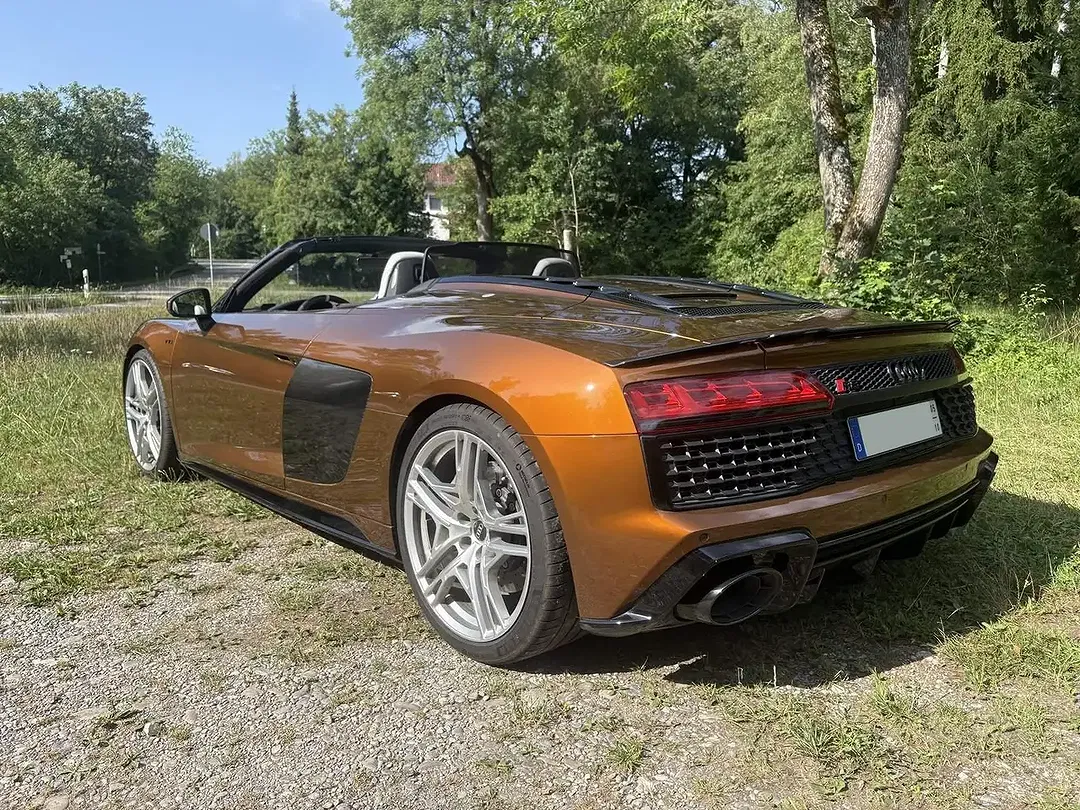 Audi R8 - Thumbnail 3