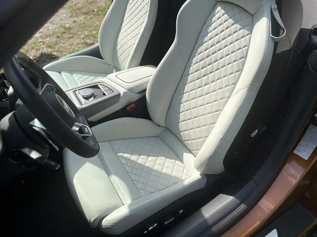 Audi R8 - Thumbnail 4