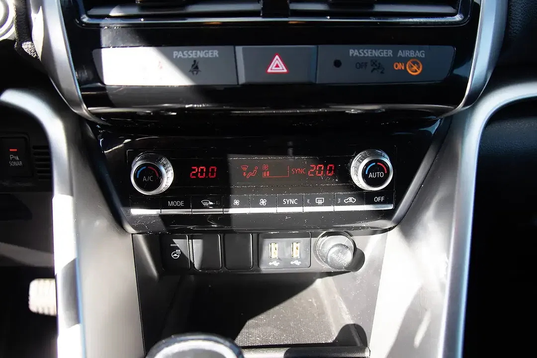 Mitsubishi Eclipse Cross 2.4 PHEV 4WD Top - Thumbnail 7