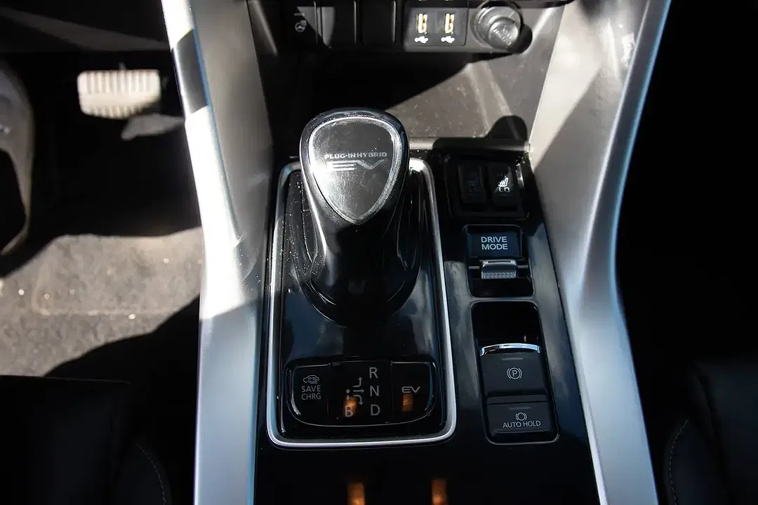 Mitsubishi Eclipse Cross 2.4 PHEV 4WD Top - Thumbnail 8