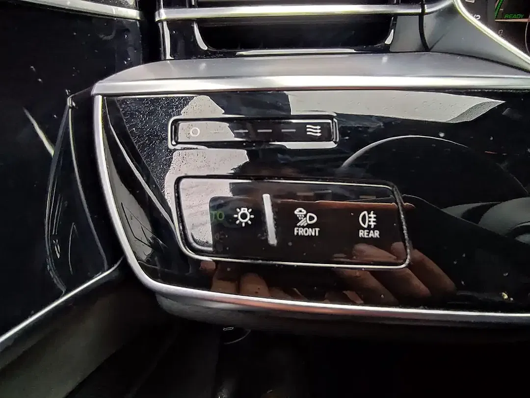 Audi A8 60 TFSI e PHEV quattro - Thumbnail 12