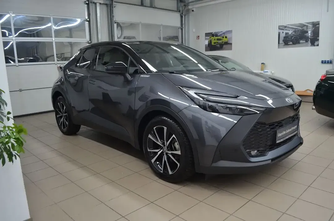 Toyota C-HR Hybrid Team Deutschland - Thumbnail 3