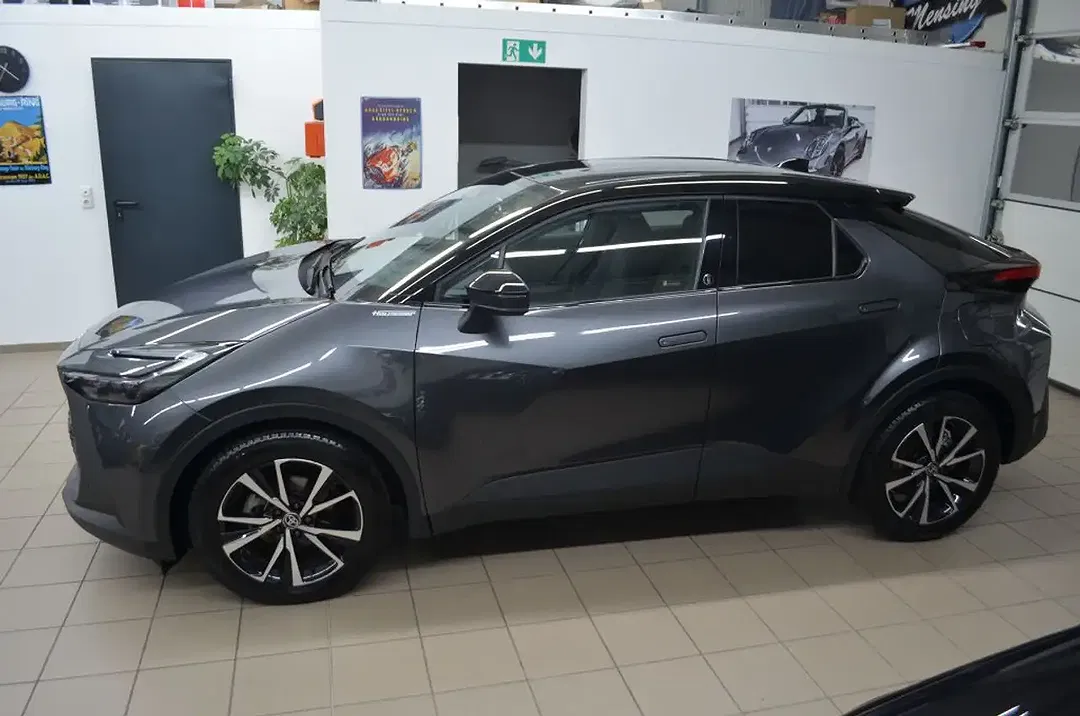 Toyota C-HR Hybrid Team Deutschland - Thumbnail 4