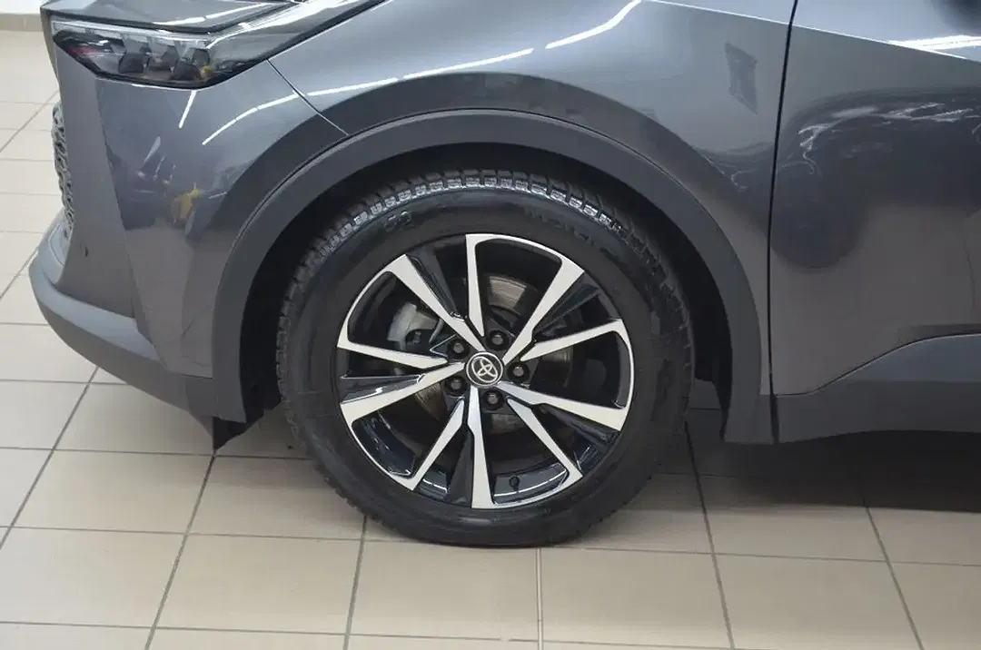 Toyota C-HR Hybrid Team Deutschland - Thumbnail 5