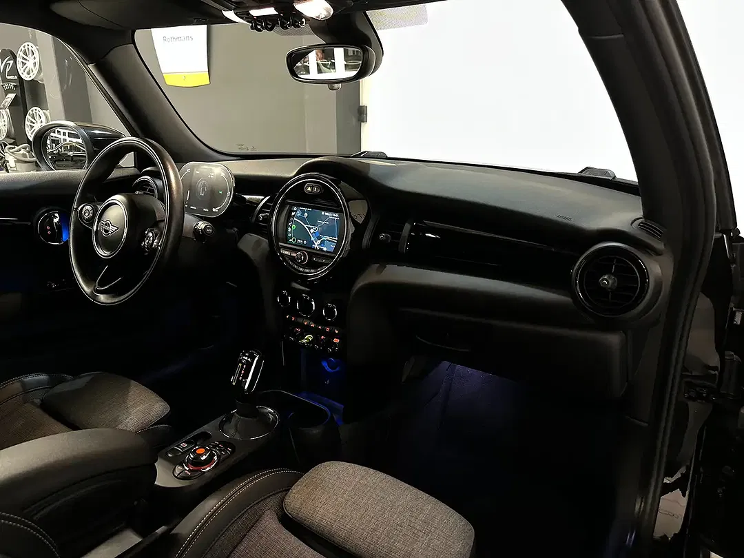 MINI Cooper SE - Thumbnail 12