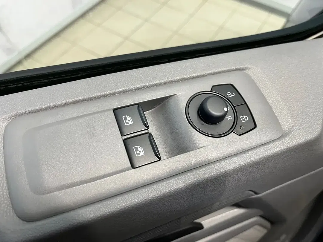 Volkswagen Transporter - Thumbnail 8