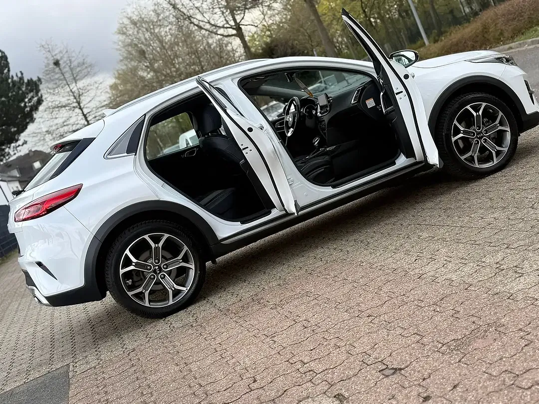 Kia XCeed PHEV Hybrid AMT Spirit - Thumbnail 11