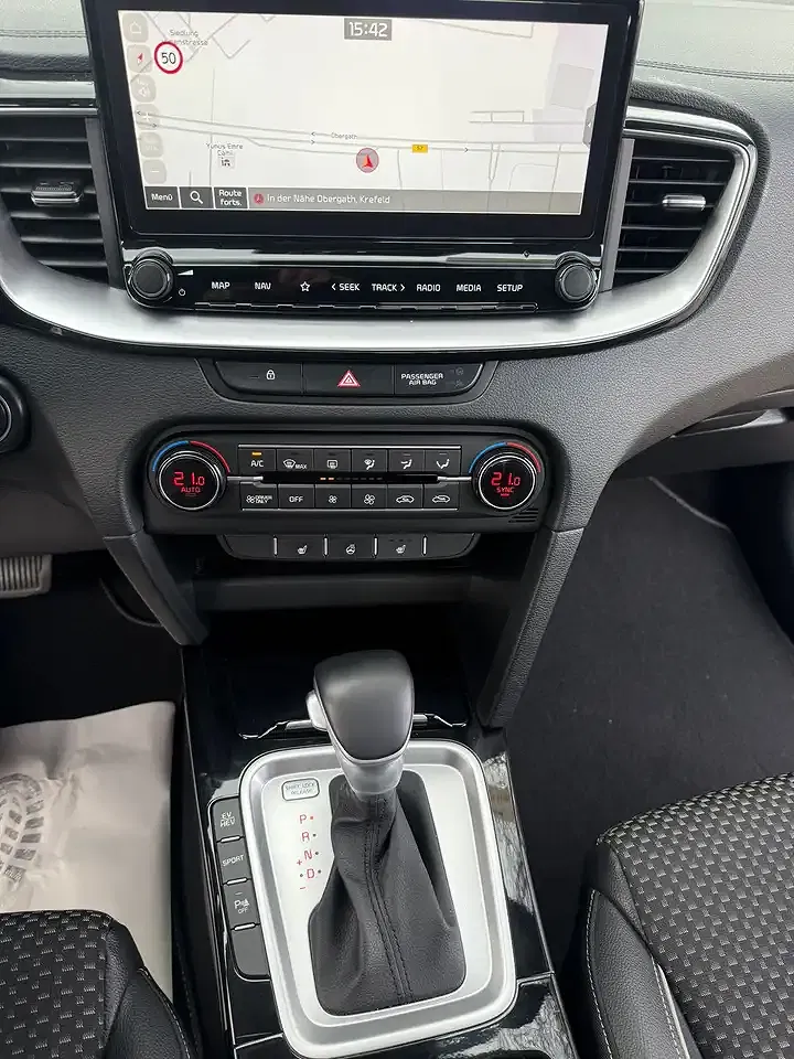 Kia XCeed PHEV Hybrid AMT Spirit - Thumbnail 19