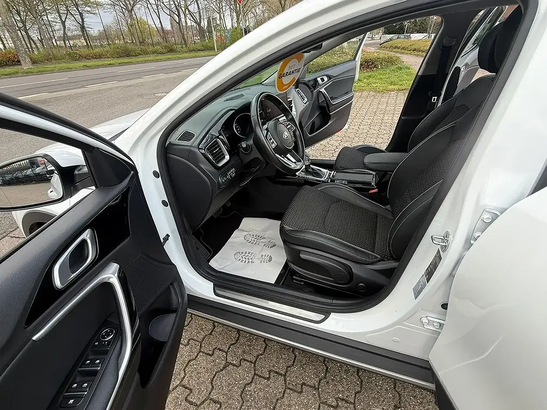 Kia XCeed PHEV Hybrid AMT Spirit - Thumbnail 22