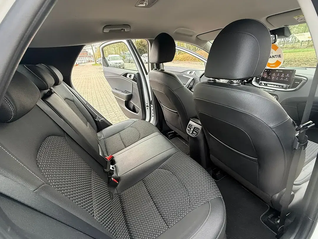 Kia XCeed PHEV Hybrid AMT Spirit - Thumbnail 28