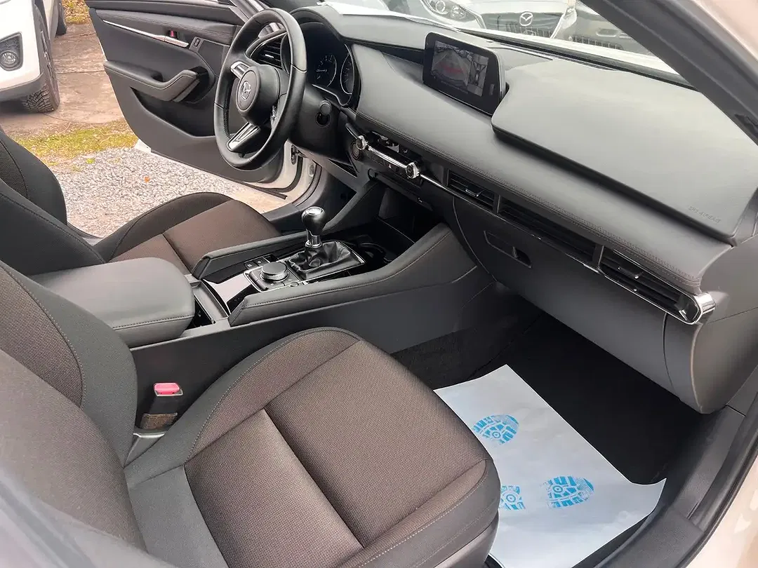 Mazda 3 - Thumbnail 10