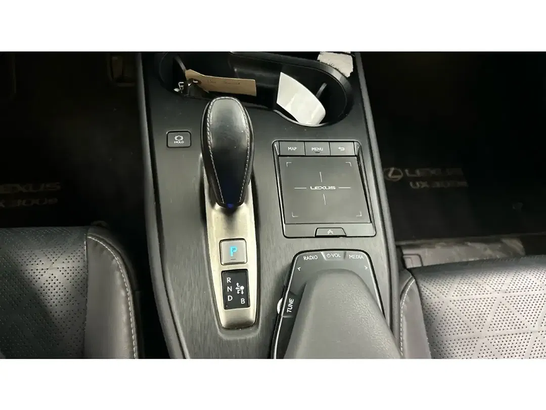 Lexus UX 300e Luxury - Thumbnail 15