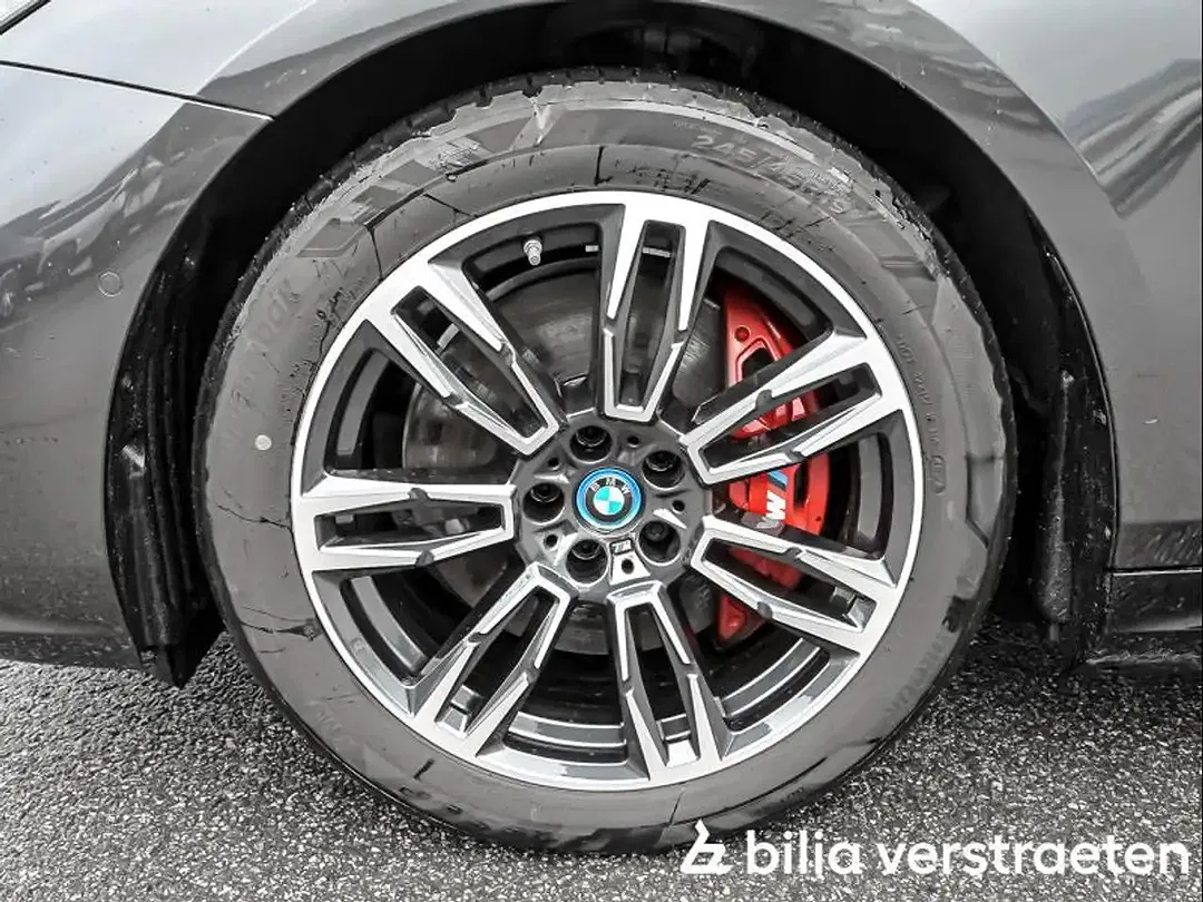 BMW i5 eDrive Touring M Sport Pro - Thumbnail 4
