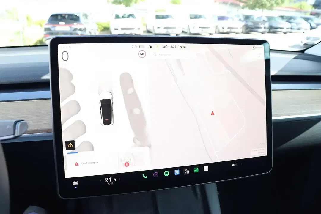 Tesla Model Y AWD Dual Motor Long Range - Thumbnail 11