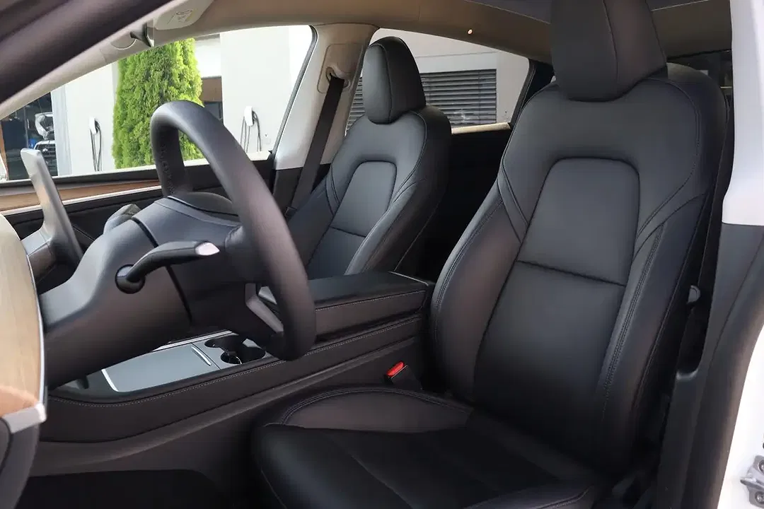 Tesla Model Y AWD Dual Motor Long Range - Thumbnail 13