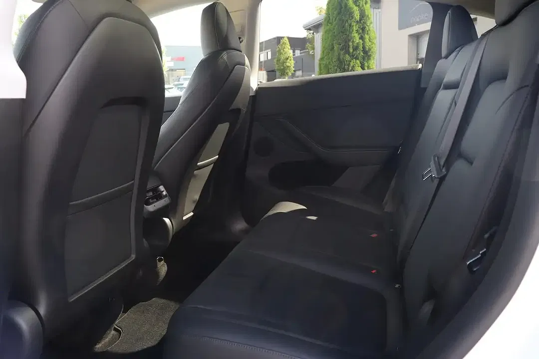 Tesla Model Y AWD Dual Motor Long Range - Thumbnail 14