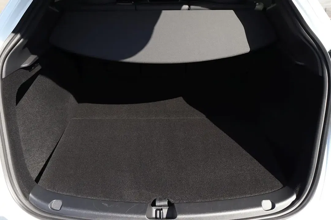 Tesla Model Y AWD Dual Motor Long Range - foto 15