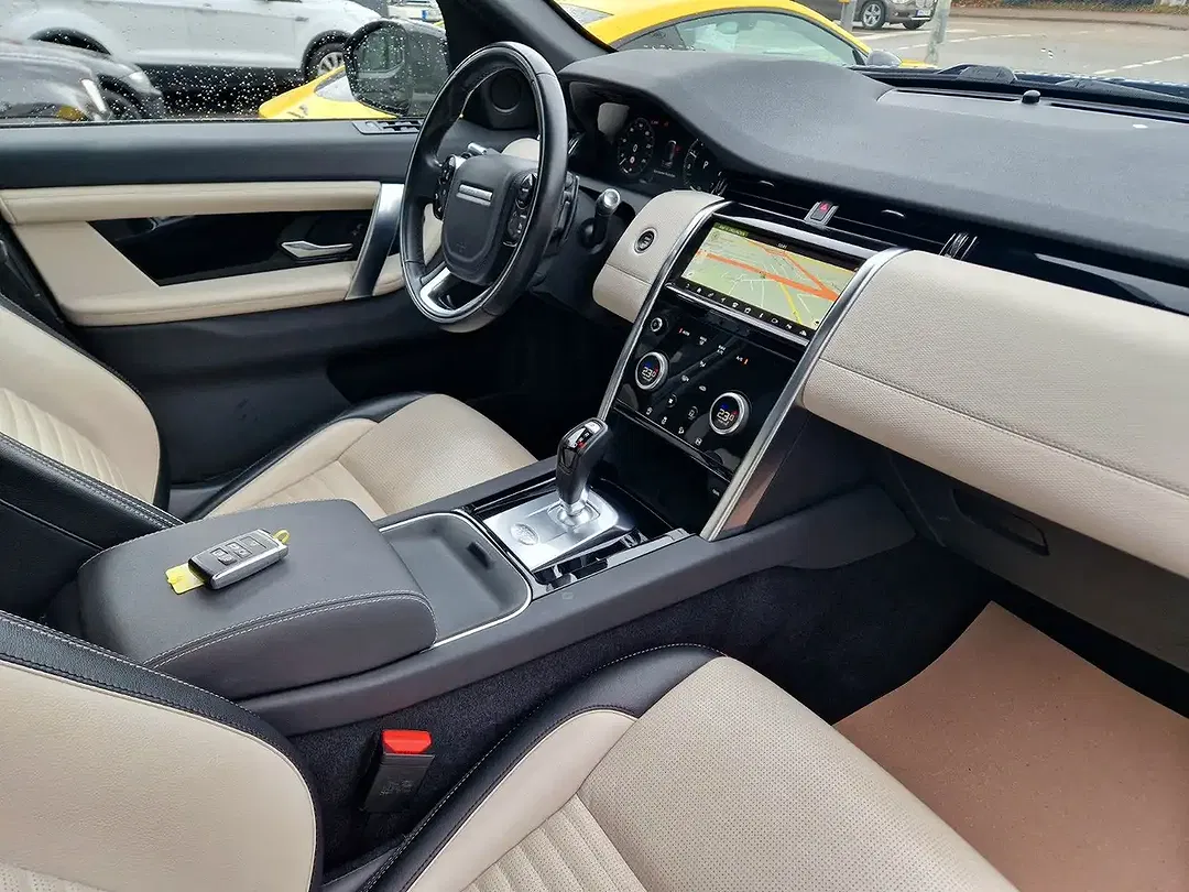 Land Rover Discovery Sport 4x4 Hybrid R-Dynamic S - Thumbnail 8