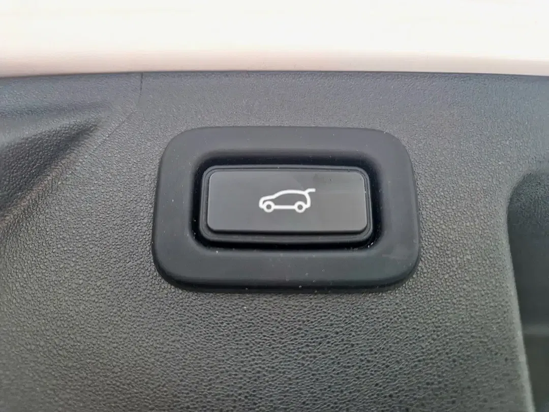 Land Rover Discovery Sport 4x4 Hybrid R-Dynamic S - Thumbnail 10