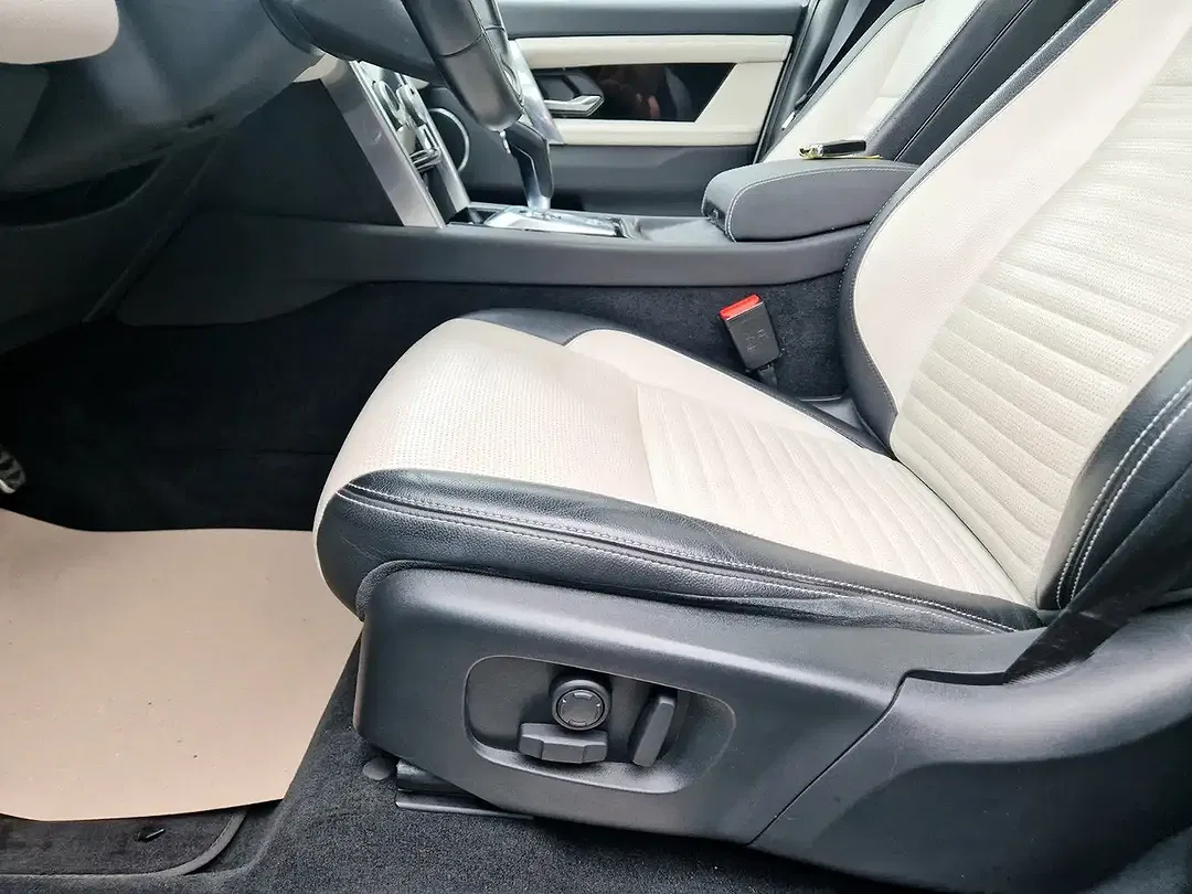 Land Rover Discovery Sport 4x4 Hybrid R-Dynamic S - Thumbnail 11