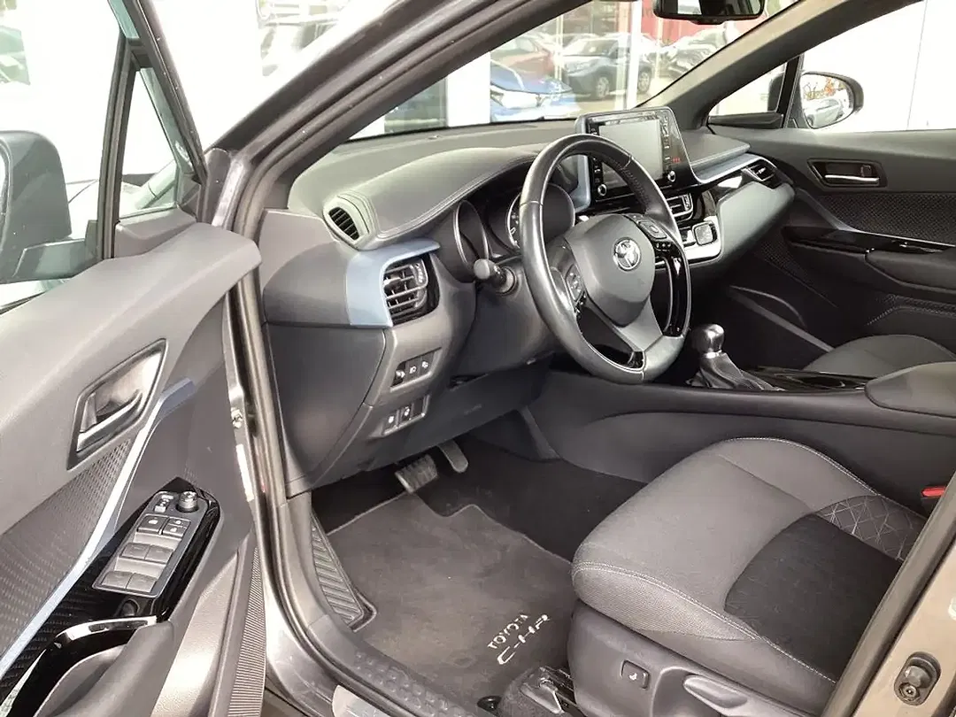 Toyota C-HR Hybrid Team Deutschland - Thumbnail 9