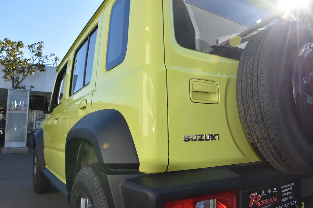 Suzuki Jimny - Thumbnail 13