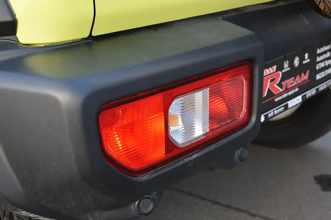 Suzuki Jimny - Thumbnail 14