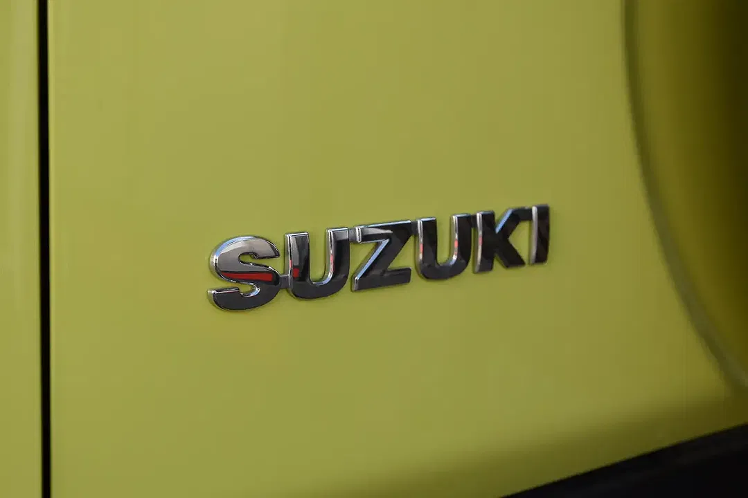 Suzuki Jimny - Thumbnail 15