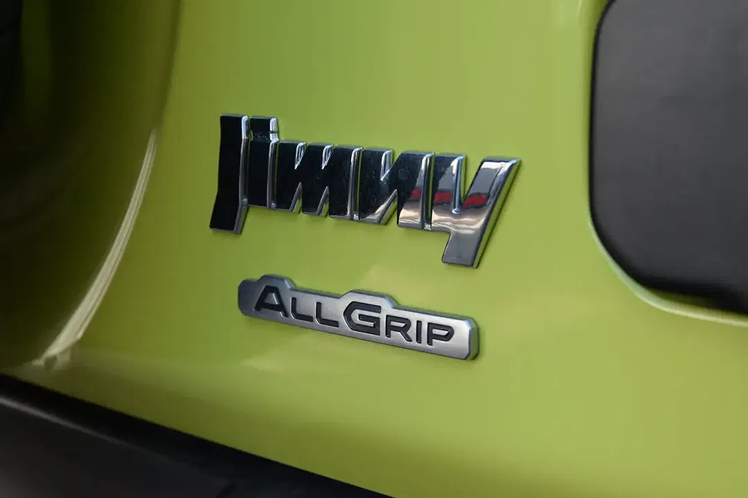 Suzuki Jimny - Thumbnail 16