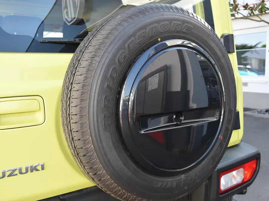Suzuki Jimny - Thumbnail 17