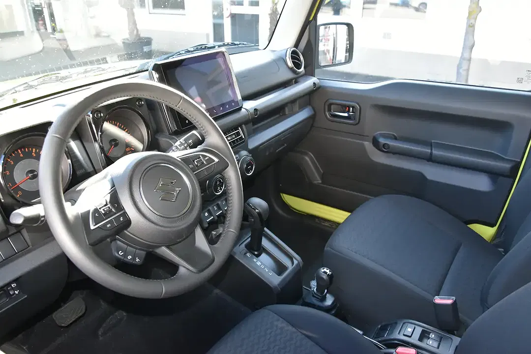Suzuki Jimny - Thumbnail 18