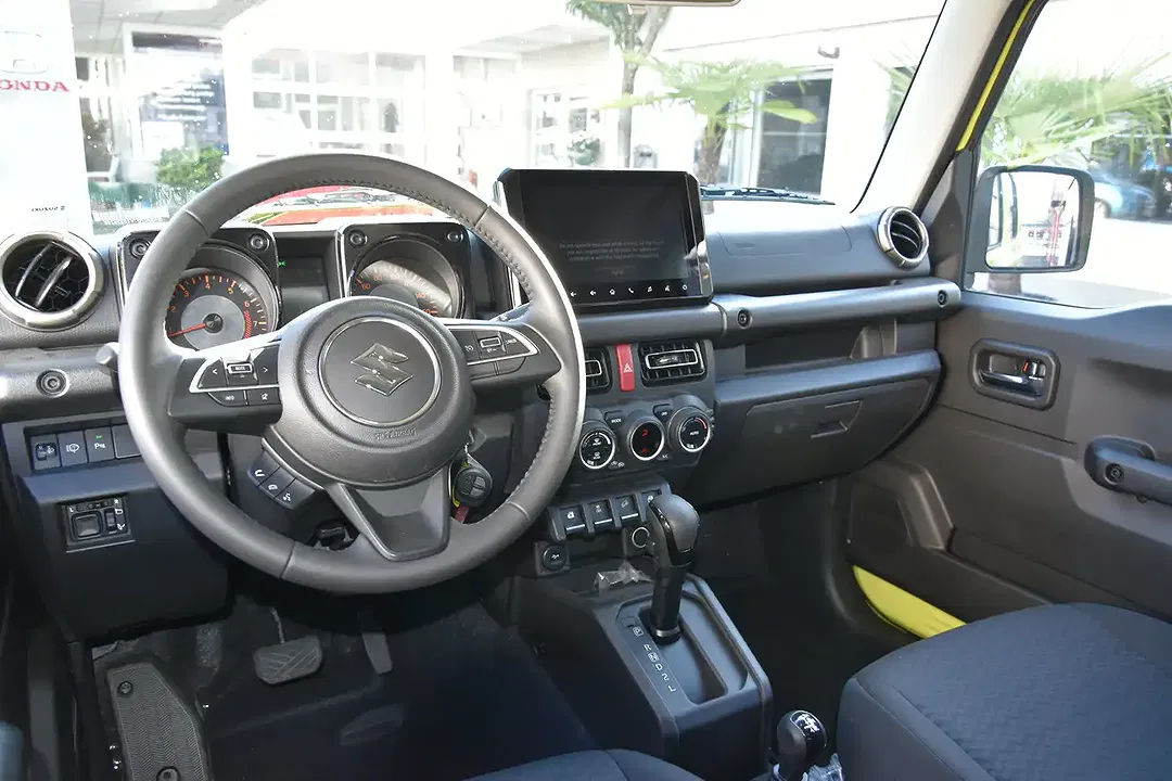 Suzuki Jimny - Thumbnail 20