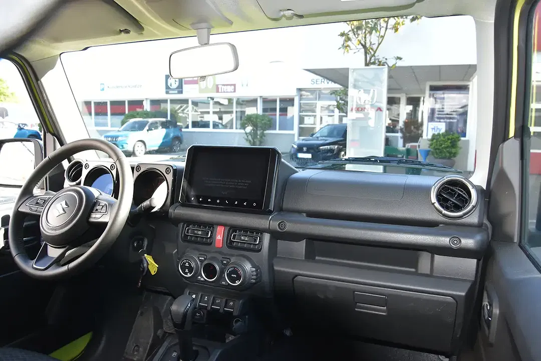 Suzuki Jimny - Thumbnail 22