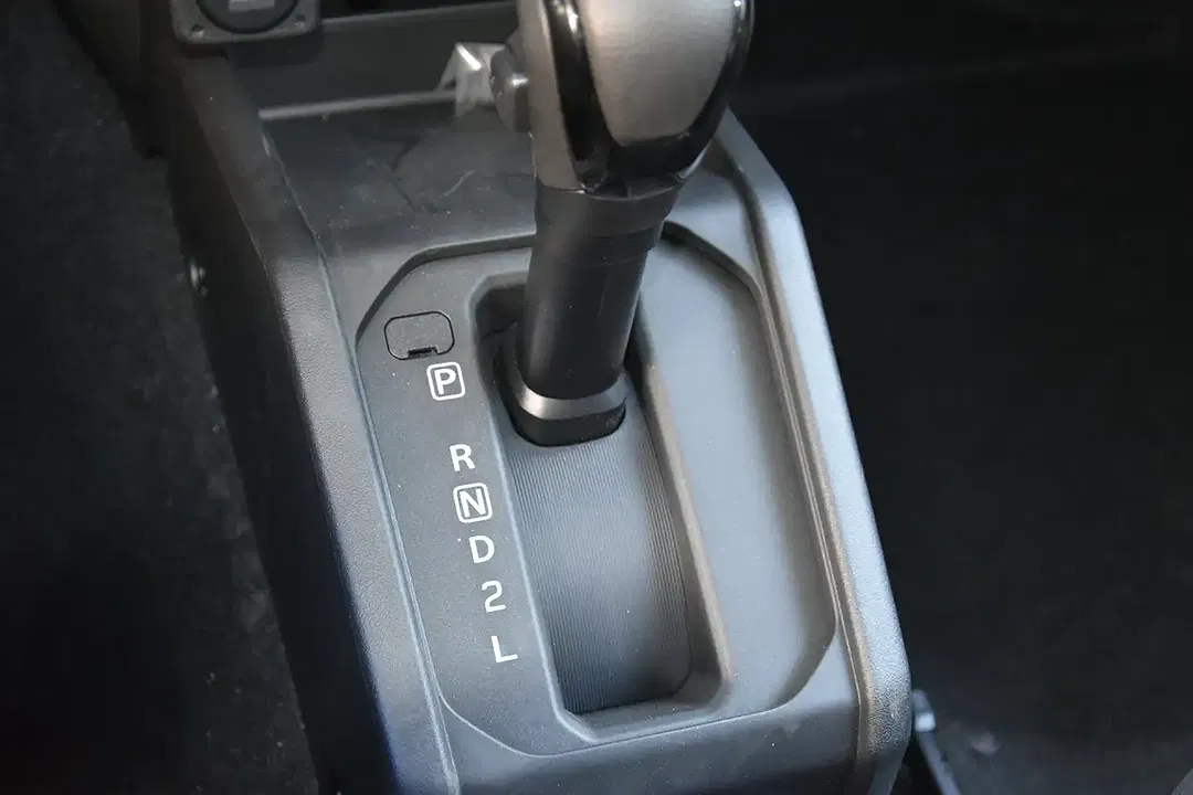 Suzuki Jimny - Thumbnail 29