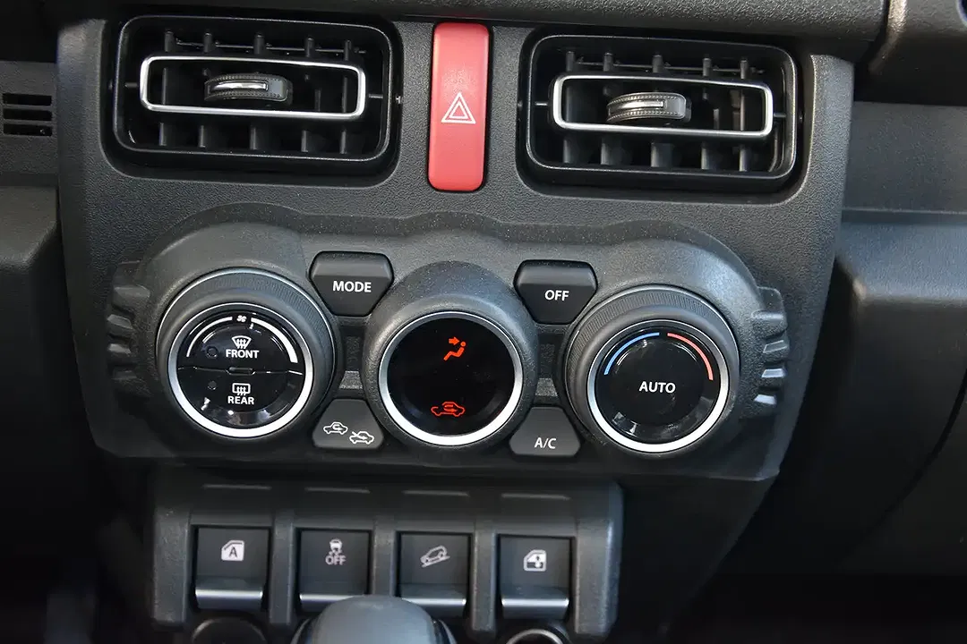 Suzuki Jimny - Thumbnail 30