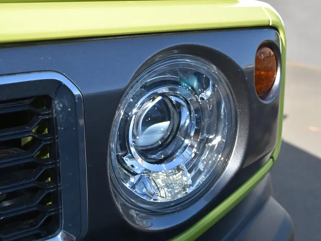 Suzuki Jimny - Thumbnail 4