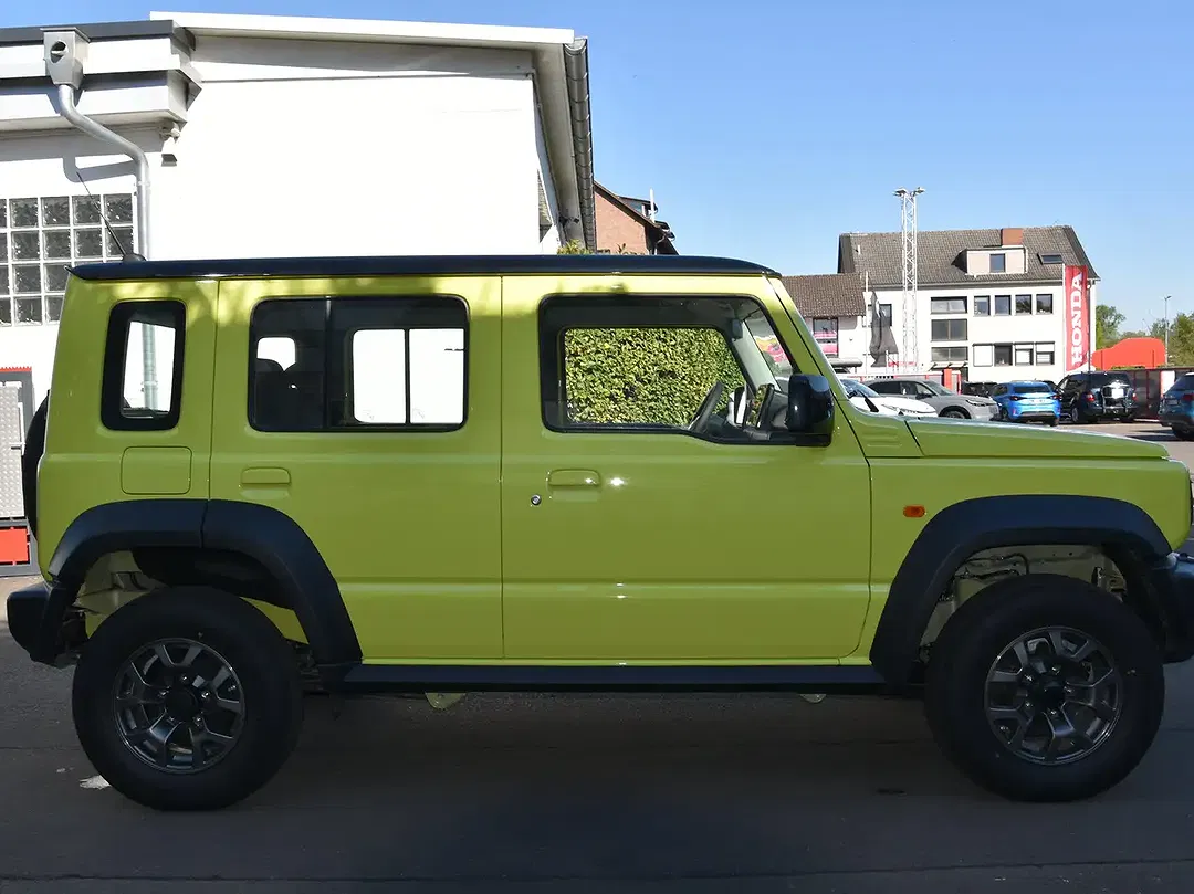 Suzuki Jimny - Thumbnail 7