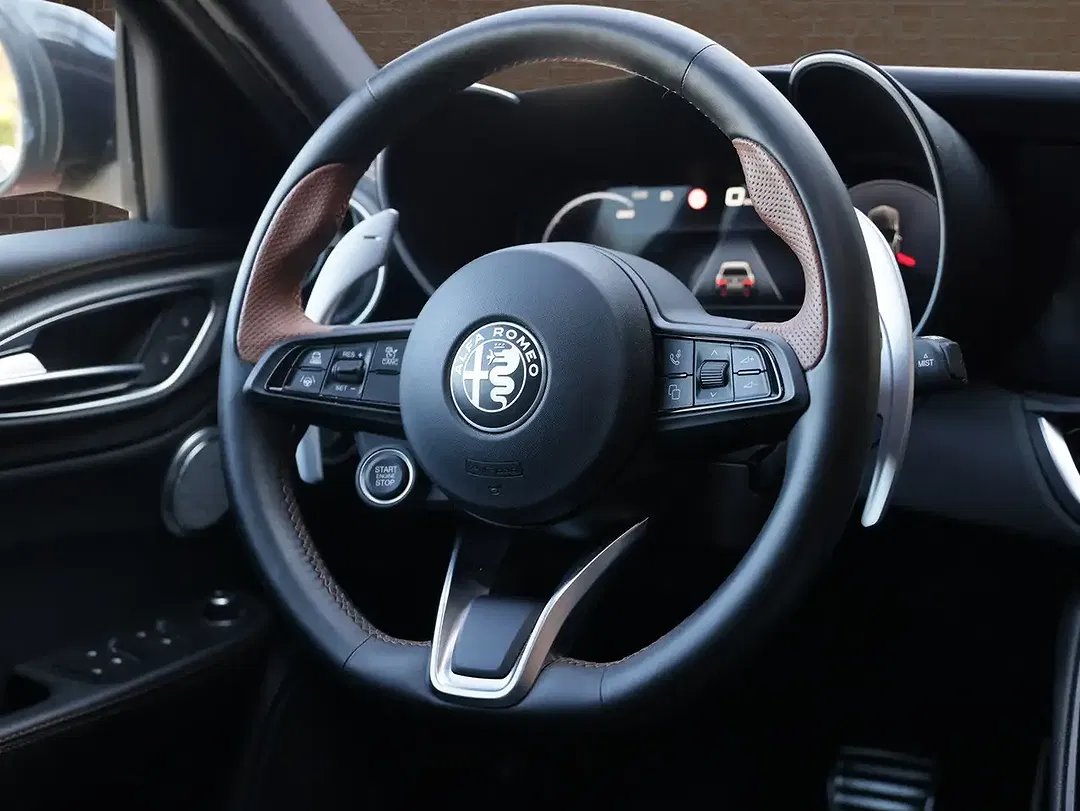 Alfa Romeo Giulia Q4 Intensa - foto 15