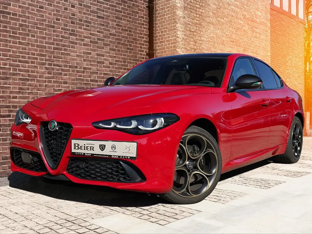 Alfa Romeo Giulia Q4 Intensa - Thumbnail 3