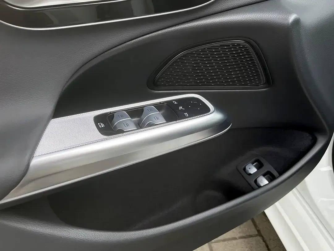 Mercedes-Benz E 300 EQ Hybrid Avantgarde - Thumbnail 15