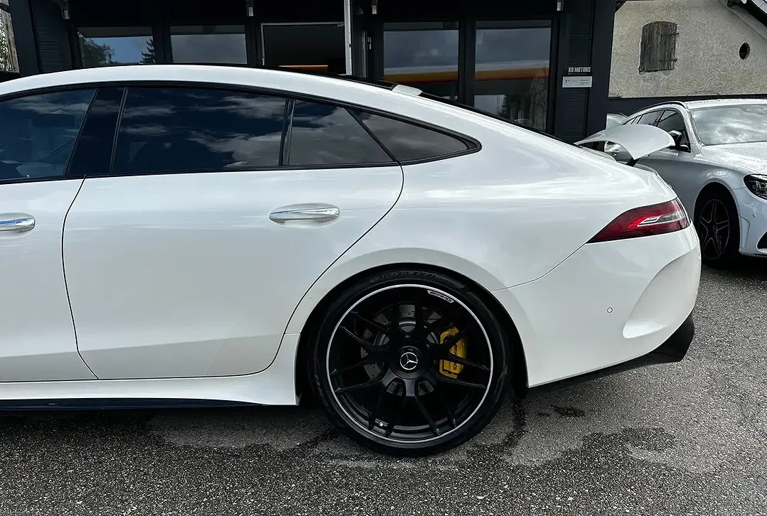Mercedes-Benz AMG GT 43 4MATIC+ - Thumbnail 8