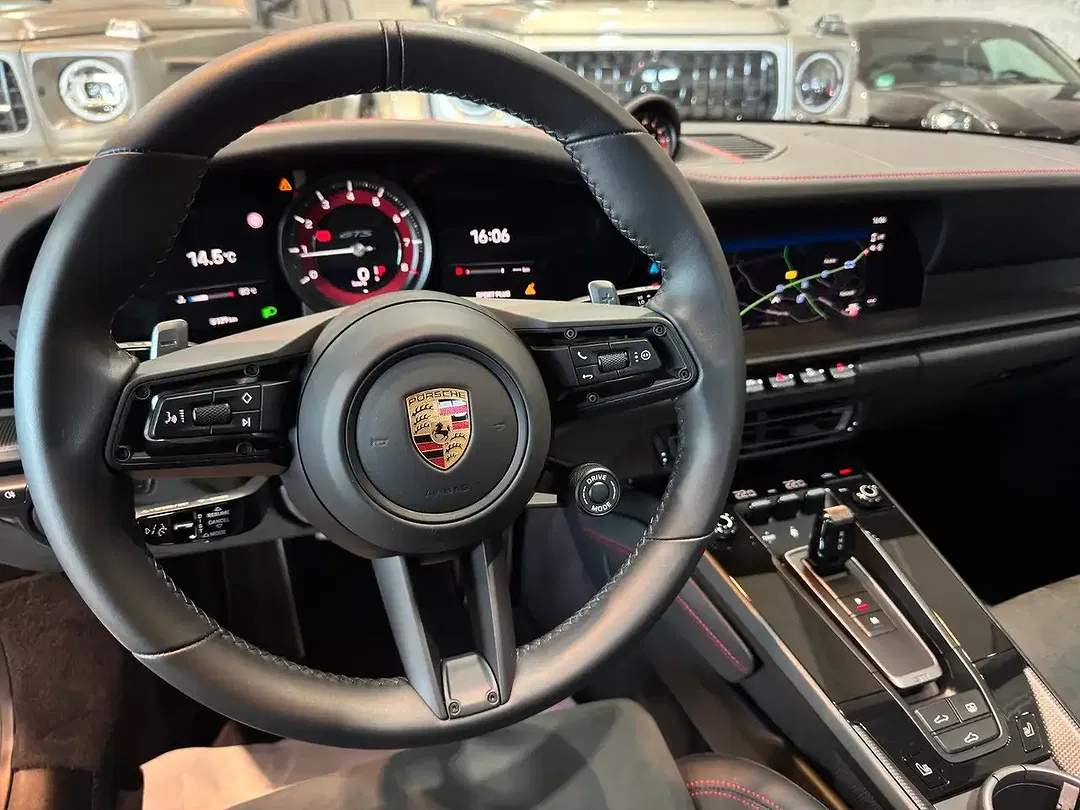 Porsche 911 4 Carrera GTS - Thumbnail 10