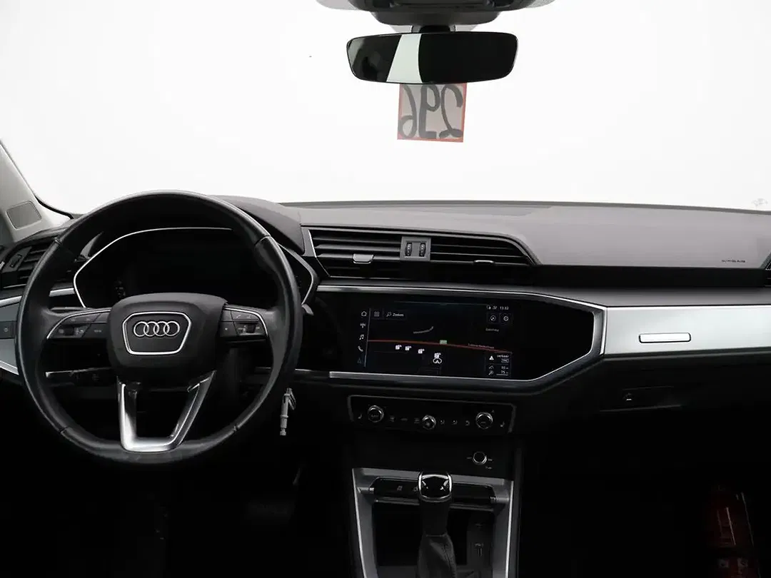 Audi Q3 - Thumbnail 12