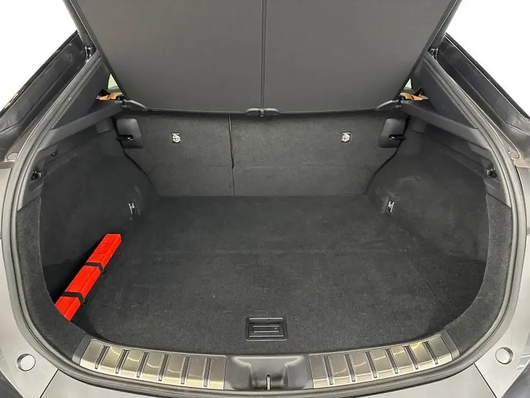 Lexus RZ 4x4 Executive - Thumbnail 11