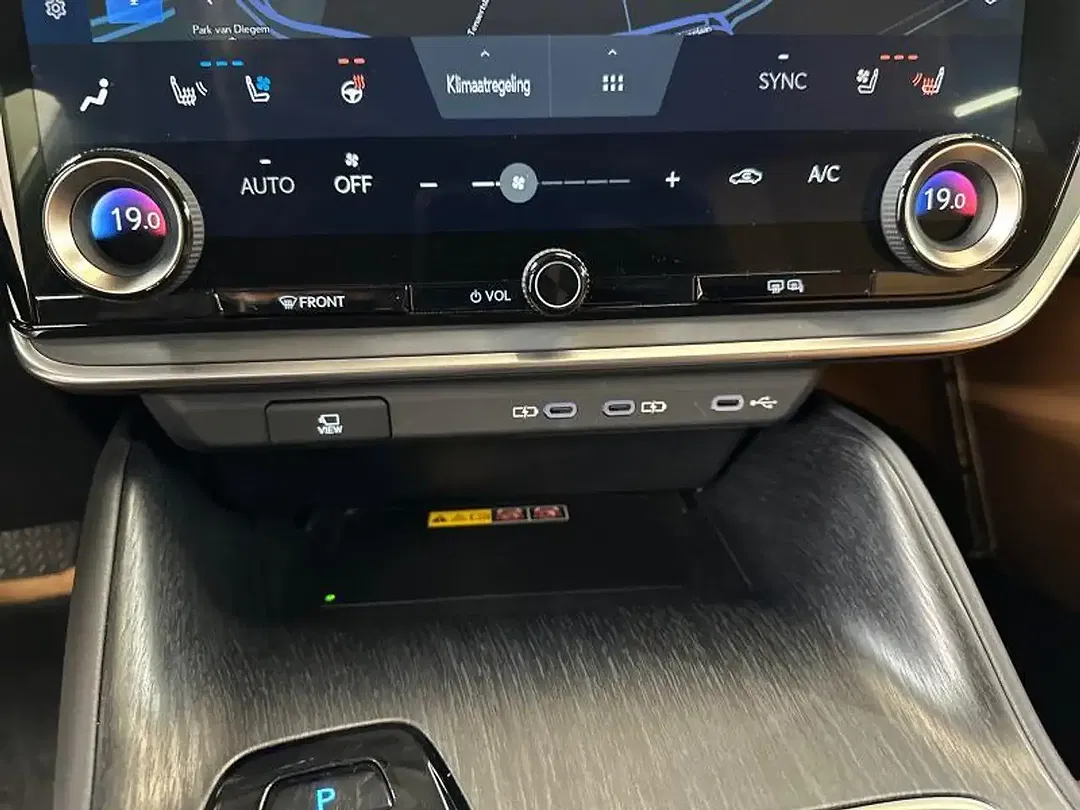 Lexus RZ 4x4 Executive - Thumbnail 23