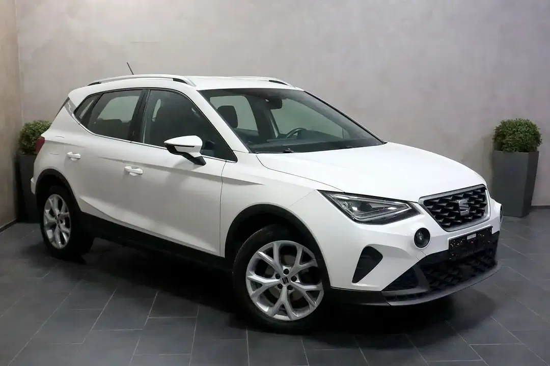SEAT Arona 1.0 TSI DSG FR - Thumbnail 2