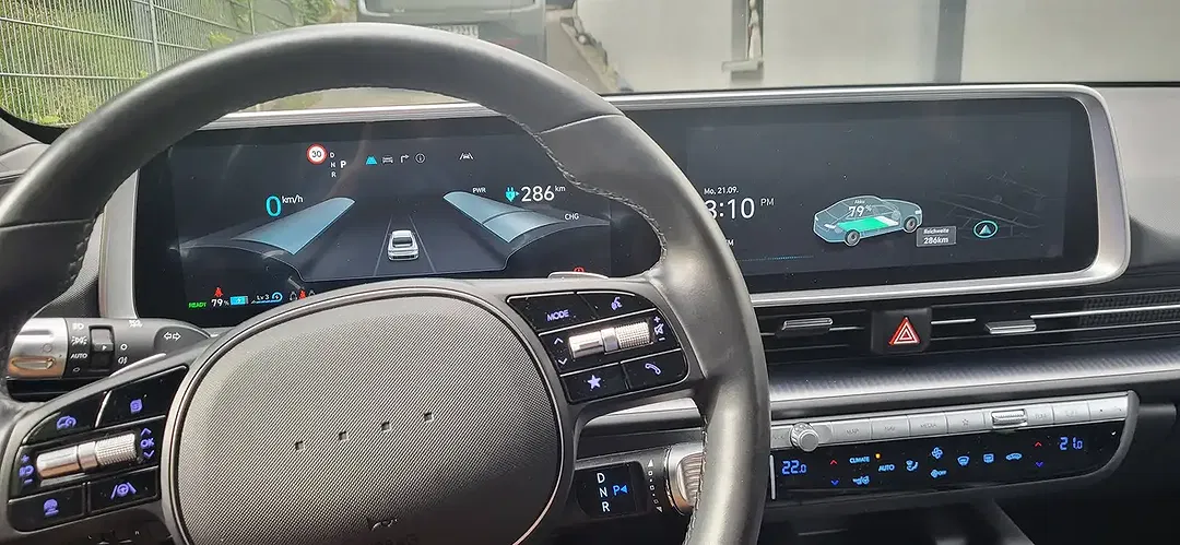 Hyundai IONIQ 6 - Thumbnail 13