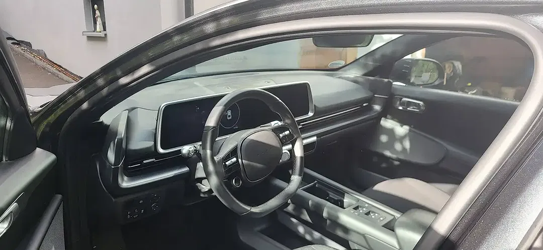 Hyundai IONIQ 6 - Thumbnail 14